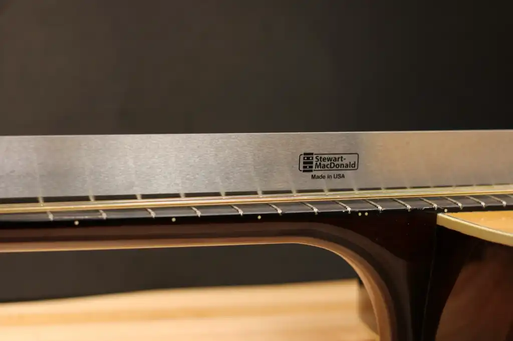 Cozad Guitars - Check Neck Flatness