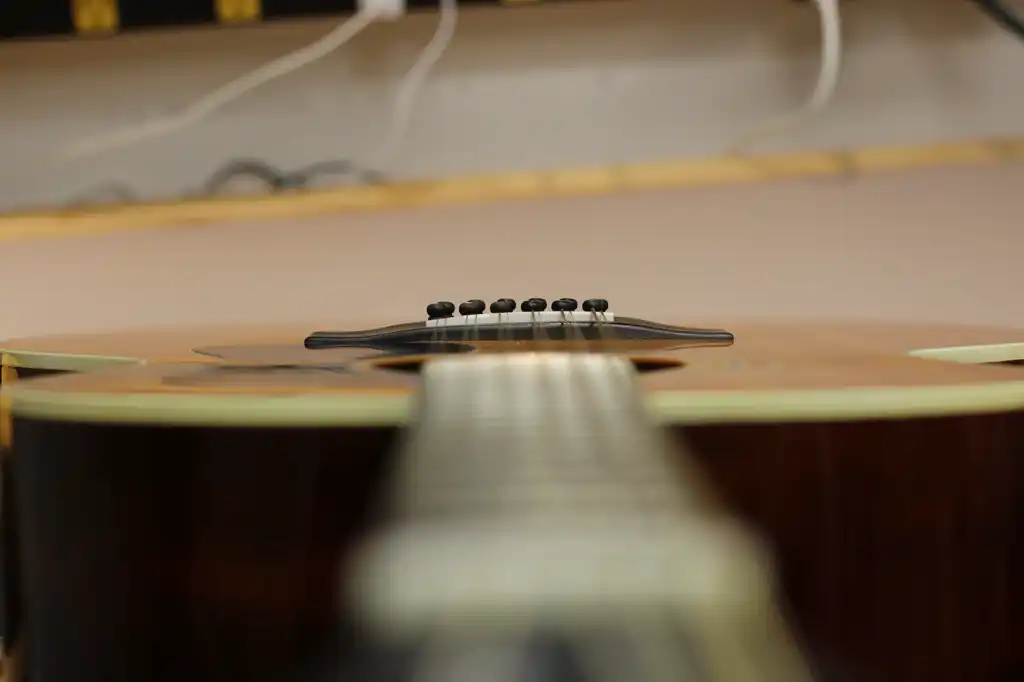 Cozad Guitars - Check Neck Twist at Saddle