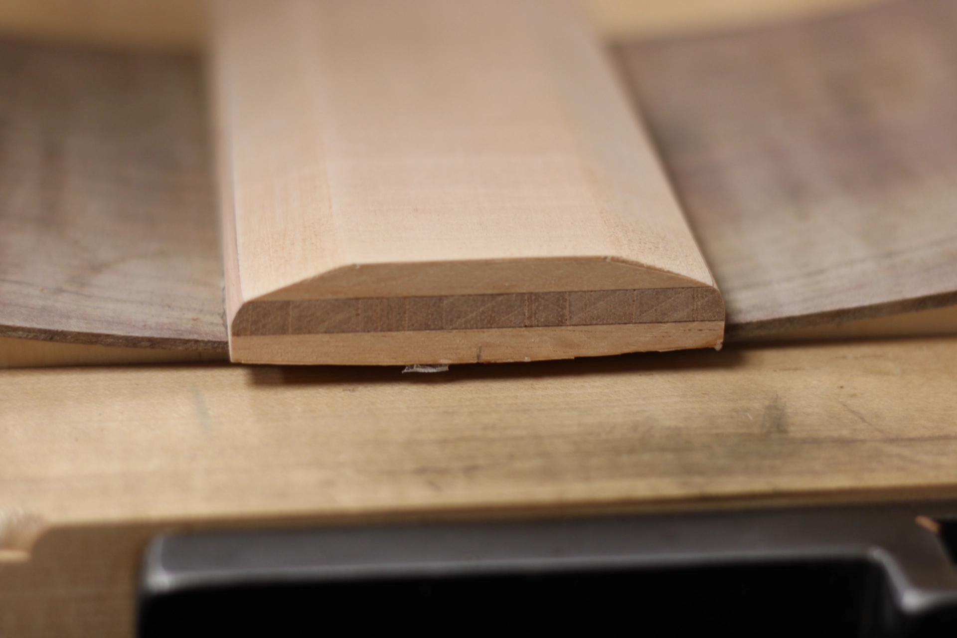 Dauphin Laminated Tail Block