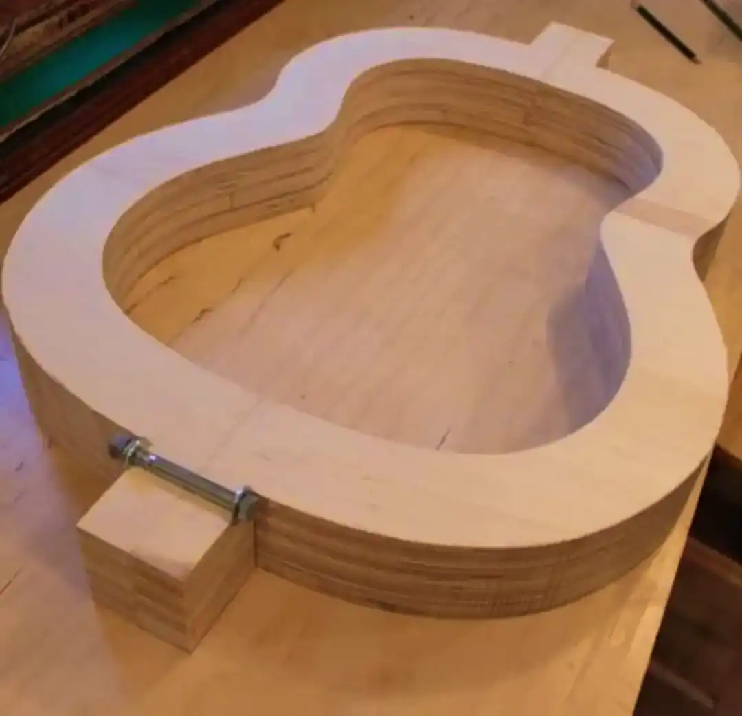 Body Mold Bolted Closed